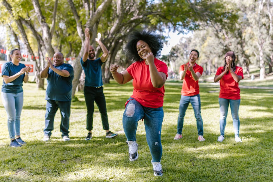 Activité de groupe diversifié en plein air